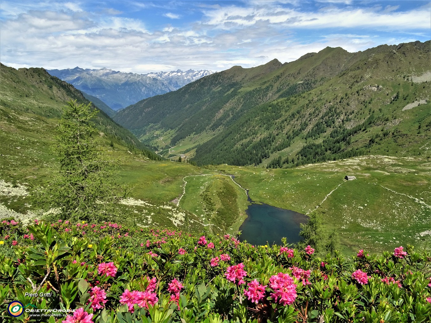 04 Lago Piccolo (1986 m) con vista in Valle Lunga.JPG